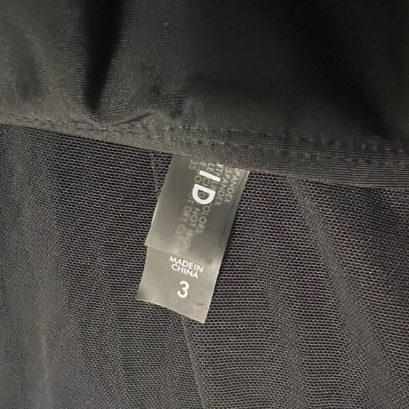 Torrid High Neck Floral Detail Swim Top, EUC, Size 3 - Picture 4 of 4